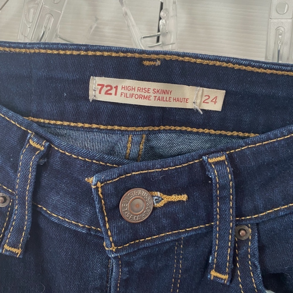 Levi’s 721 High Rise Skinny - Picture 7 of 10